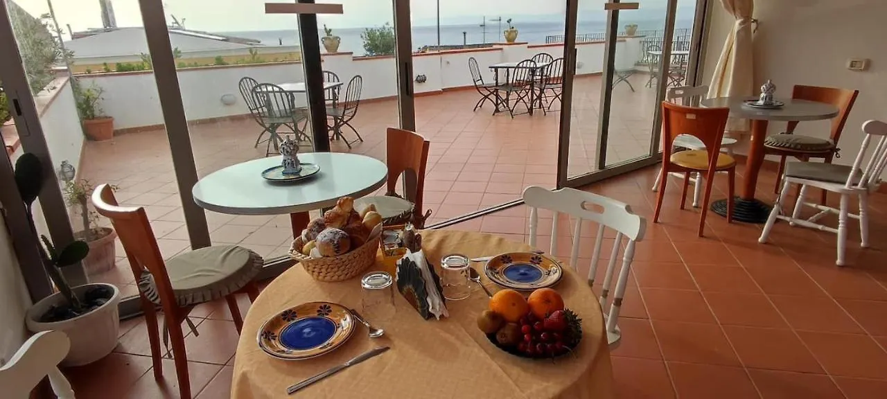 Guest house Enzoilnegro Home Lipari