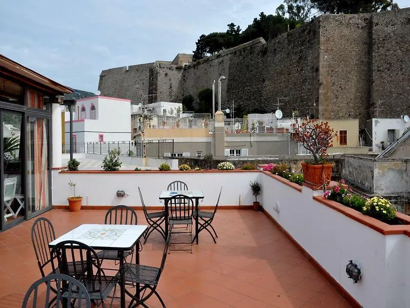 Guest house Enzoilnegro Home Lipari